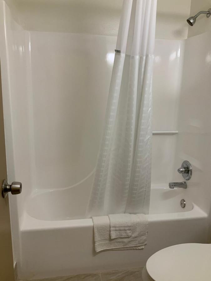 Days Inn By Wyndham Troy Il Экстерьер фото