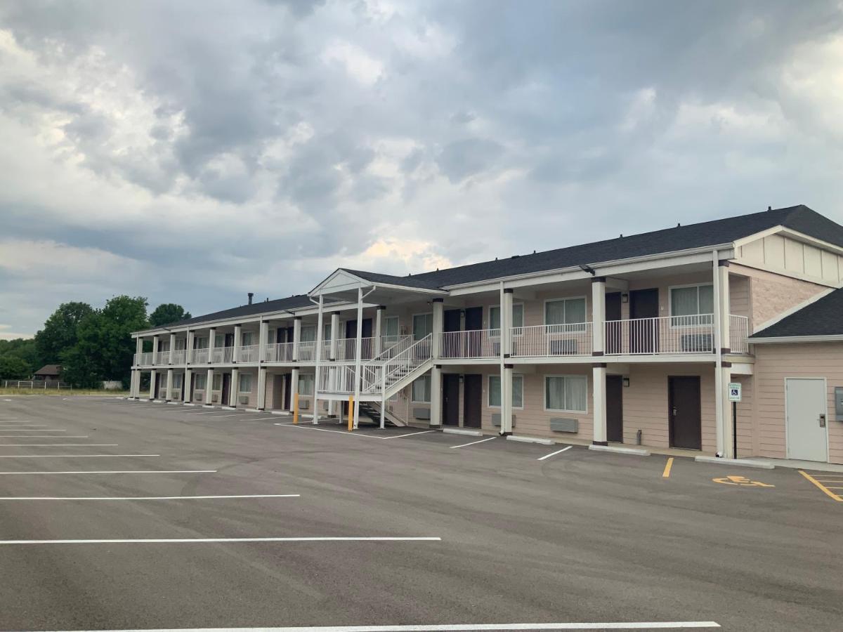 Days Inn By Wyndham Troy Il Экстерьер фото