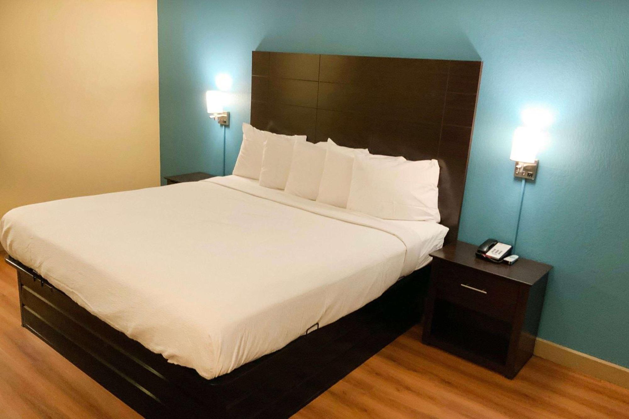 Days Inn By Wyndham Troy Il Экстерьер фото