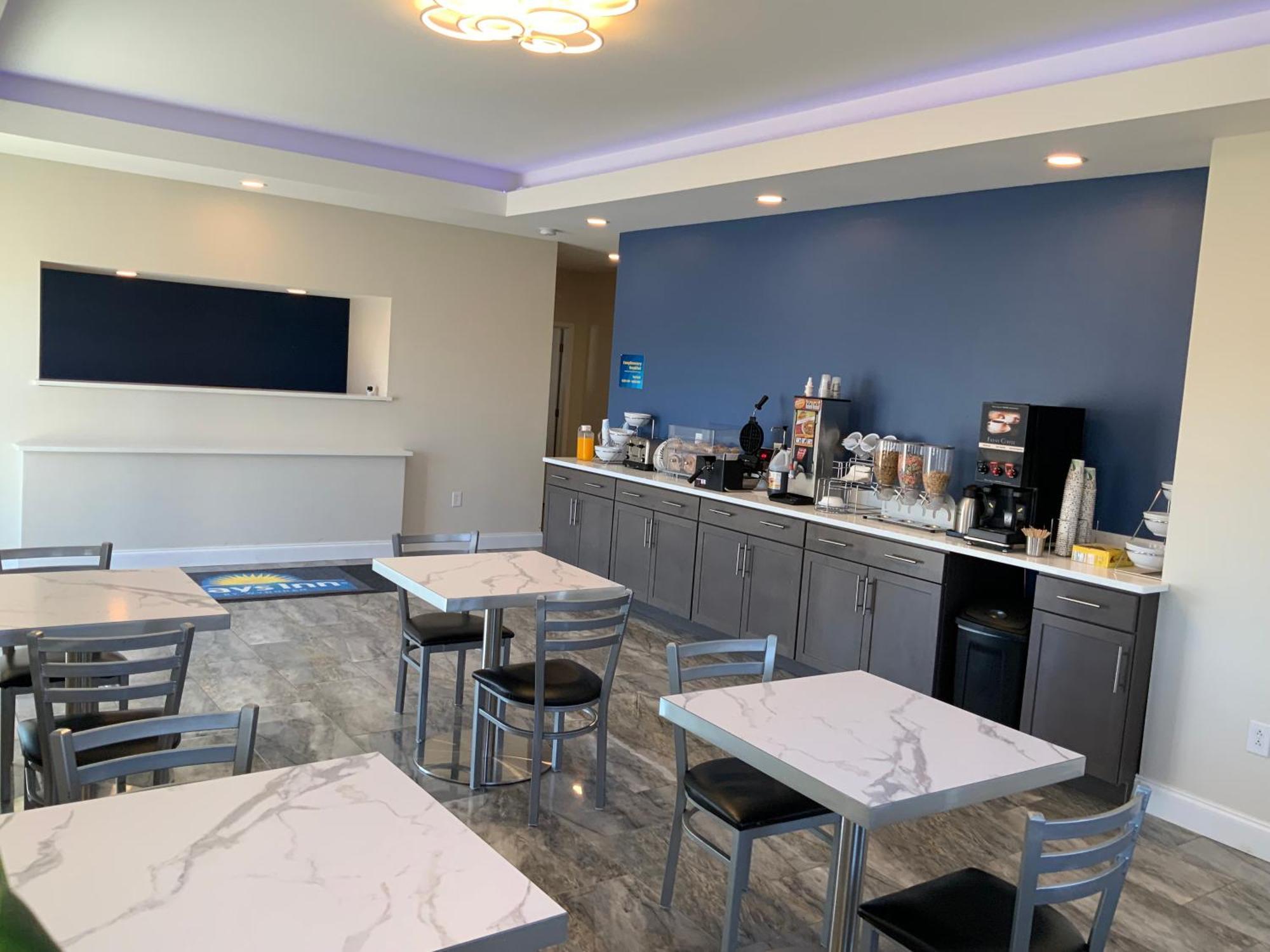 Days Inn By Wyndham Troy Il Экстерьер фото